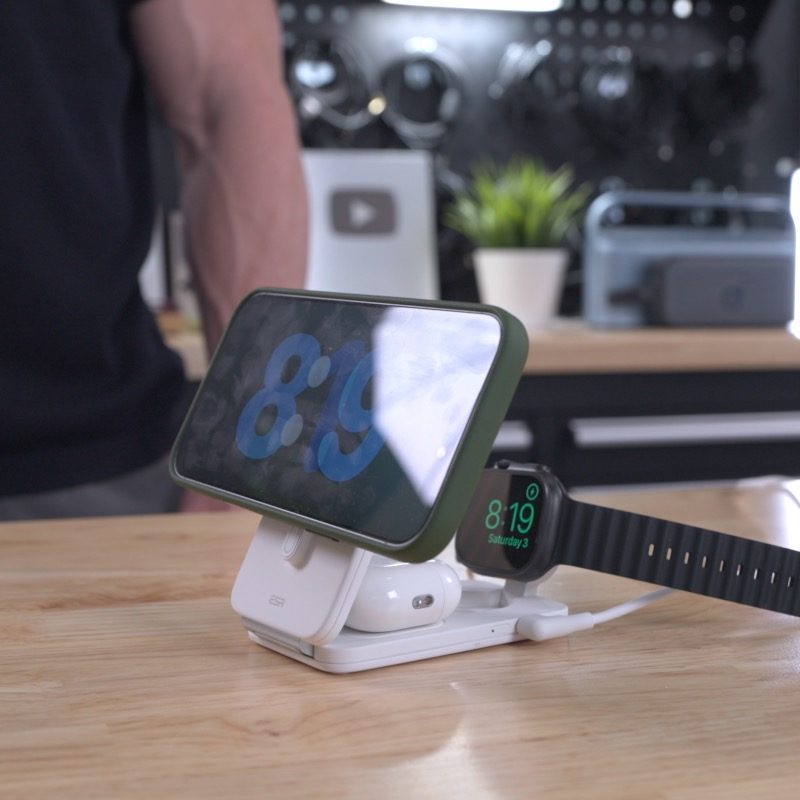 ESR CryoBoost 3-in-1 Magnetic Charging Station